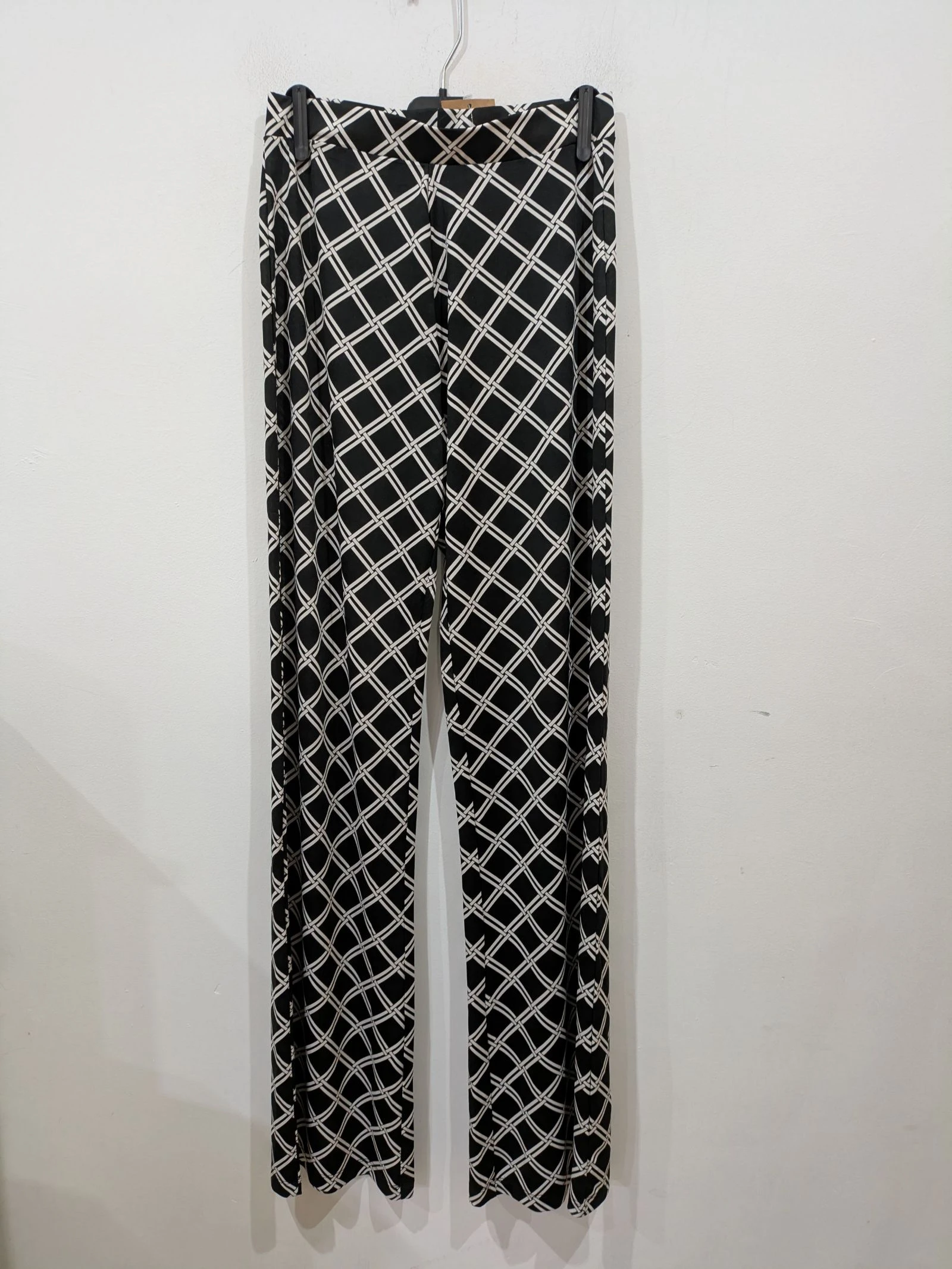 Pantalones anchos con estampado geométrico en blanco y negro talla M de Sfera  – photo 8